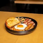 Cozy Main Square Iii With Breakfast Option Apartment