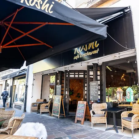 Cozy Main Square Iii With Breakfast Apartment *