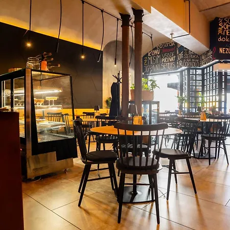 Lägenhet Cozy Main Square Iii With Breakfast *