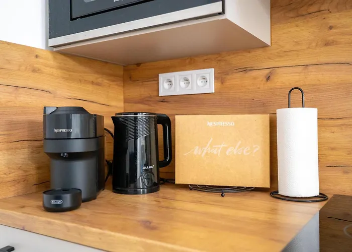 Cozy Main Square Iii With Breakfast Lägenhet *