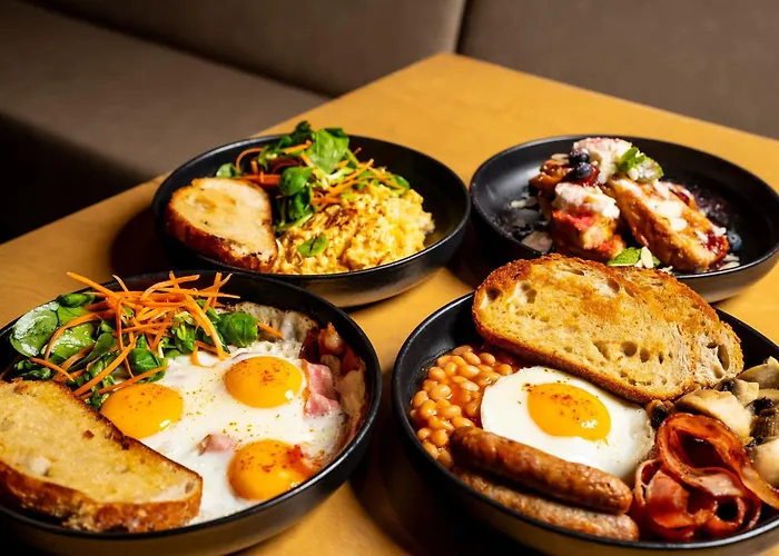 Cozy Main Square Iii With Breakfast Apartment *