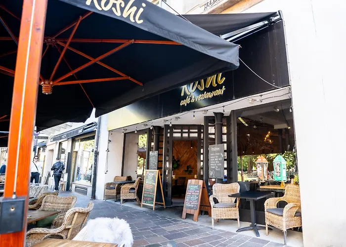 Cozy Main Square Iii With Breakfast Apartment *